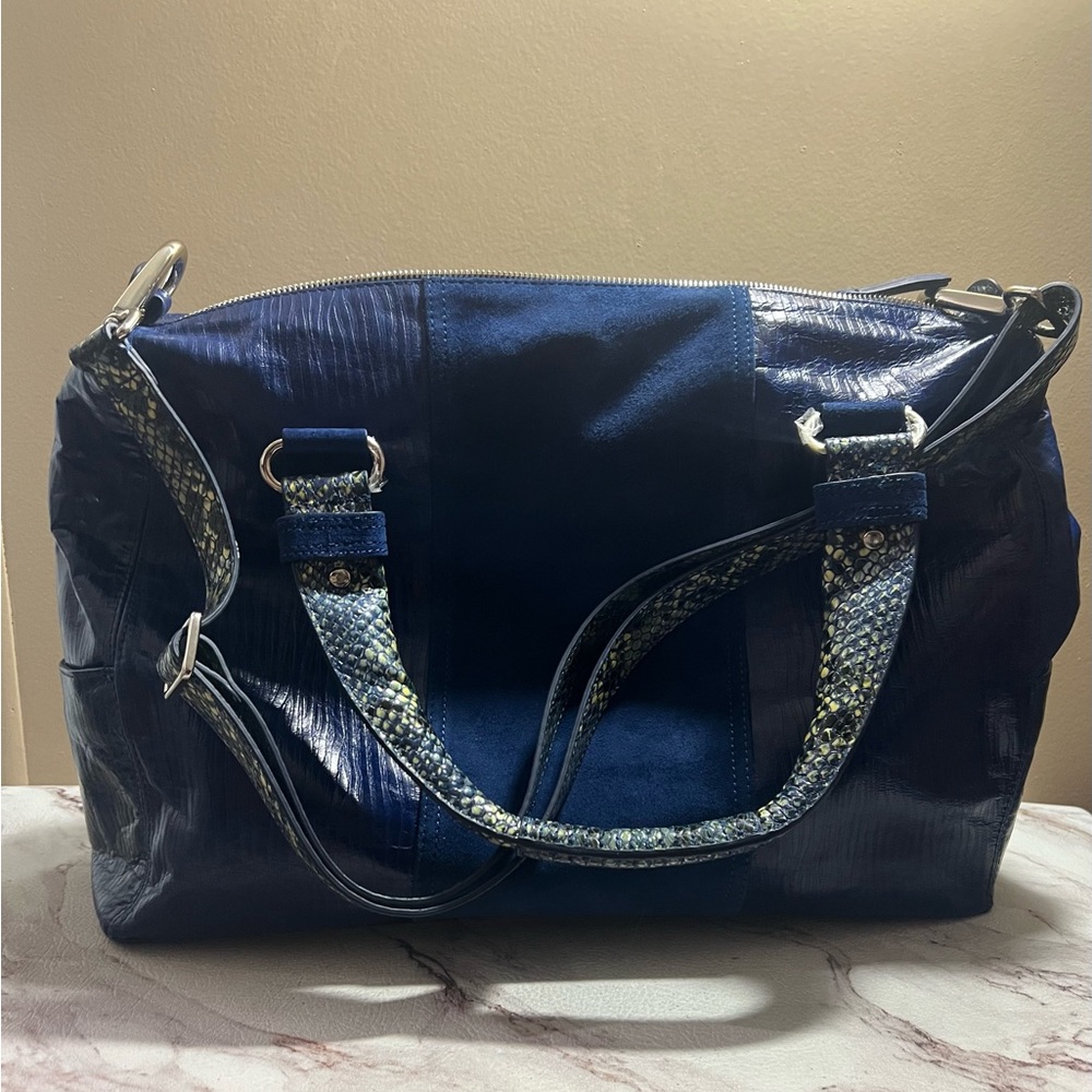 Vintage Reign Travel Duffle Bag Weekender Bag Overnight Bag Carry On Tote.